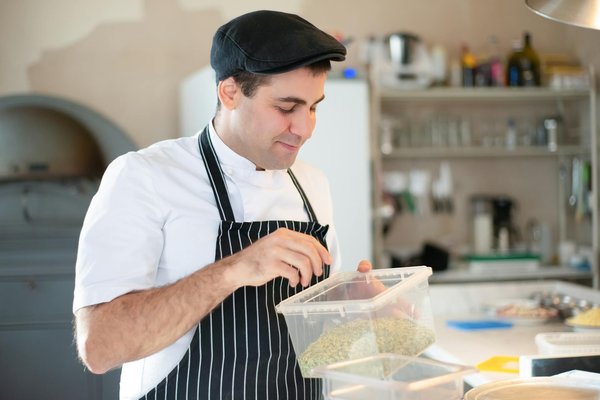 Maîtrisez l"art de créer des mets méditerranéens irrésistibles avec des ingrédients frais et savoureux : astuces incontournables à découvrir !